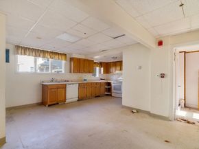 17 Monmouth St, Somerville MA 02143