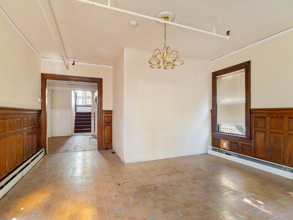 17 Monmouth St, Somerville MA 02143
