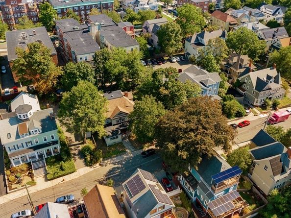 17 Monmouth St, Somerville MA 02143