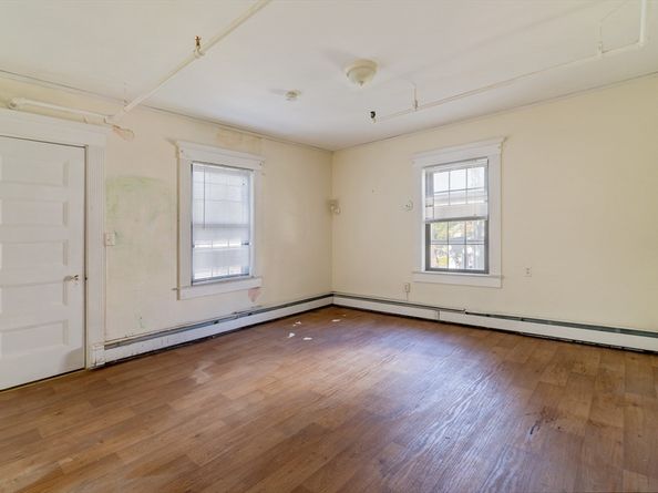 17 Monmouth St, Somerville MA 02143