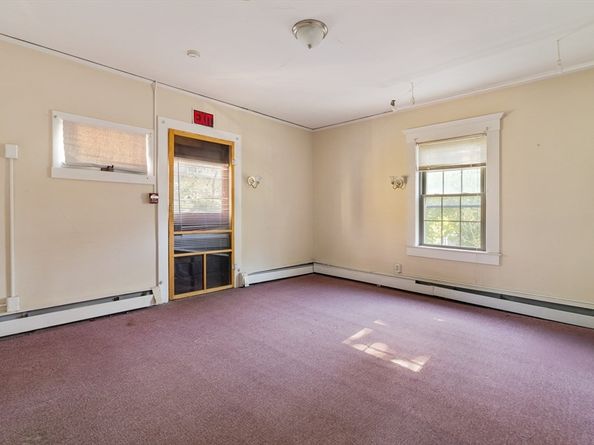 17 Monmouth St, Somerville MA 02143