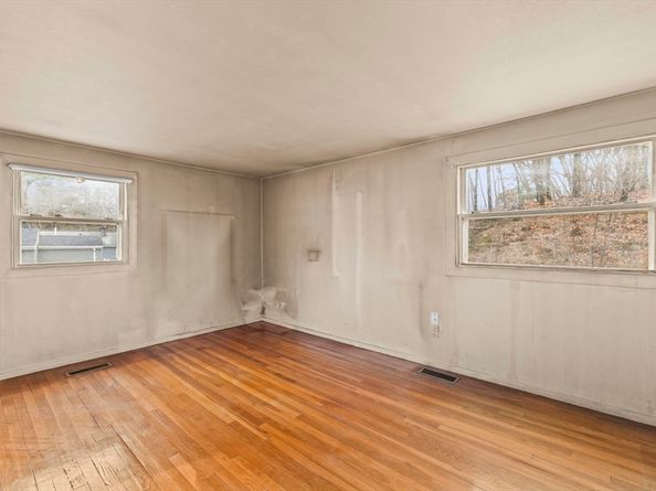 2 Alwin St, Boston MA 02136