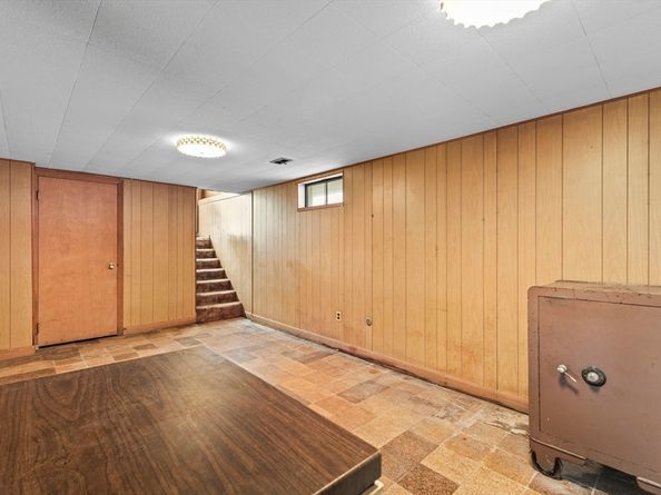 2 Alwin St, Boston MA 02136