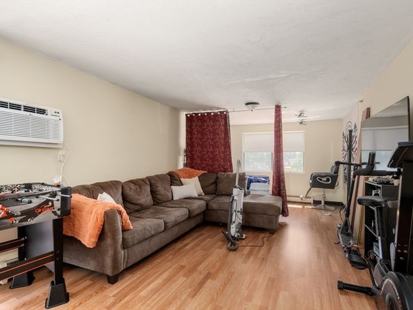 596-688 Boston Post Road E, Marlborough MA 01752