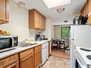 596-688 Boston Post Road E, Marlborough MA 01752