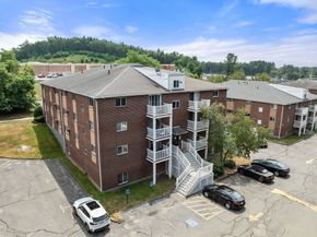 596-688 Boston Post Road E, Marlborough MA 01752
