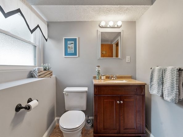 13 Putney Circle, Billerica MA 01821