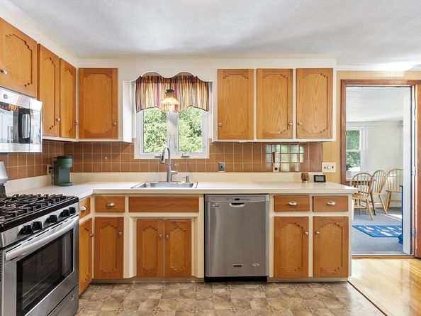 13 Putney Circle, Billerica MA 01821
