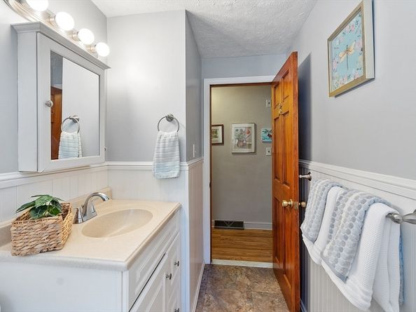 13 Putney Circle, Billerica MA 01821