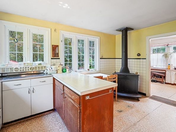 74 River Road, Sturbridge MA 01566