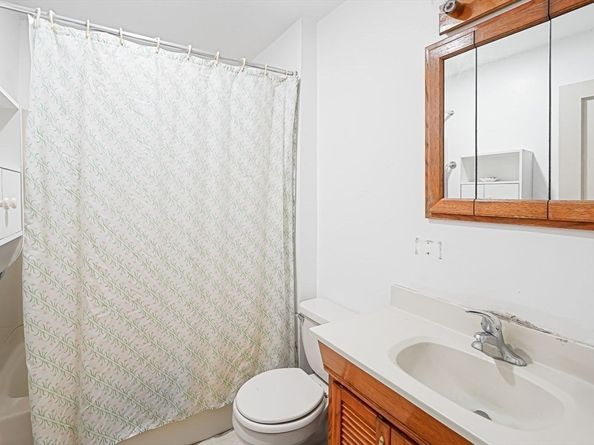 74 River Road, Sturbridge MA 01566