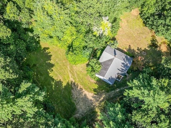 74 River Road, Sturbridge MA 01566