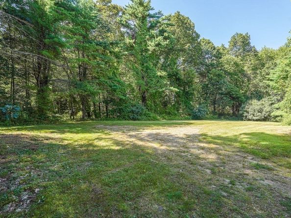 74 River Road, Sturbridge MA 01566