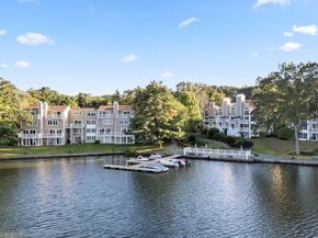48 Pointe Rok Dr 48, Worcester MA 01604