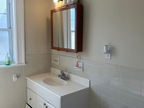 572 Eastern Ave, Lynn MA 01902