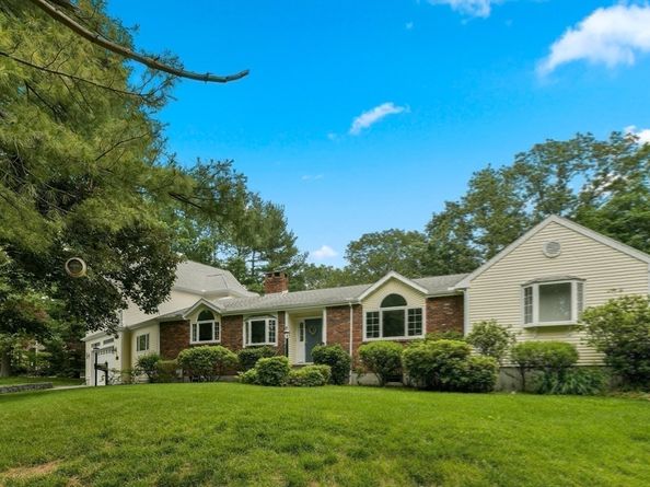 1 Fox Hunt Lane, Winchester MA 01890