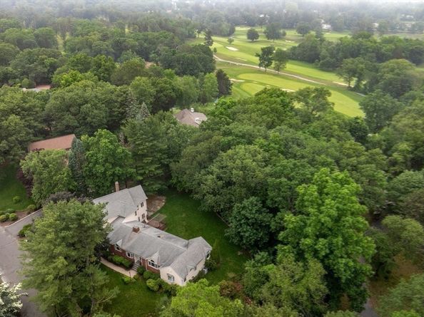 1 Fox Hunt Lane, Winchester MA 01890