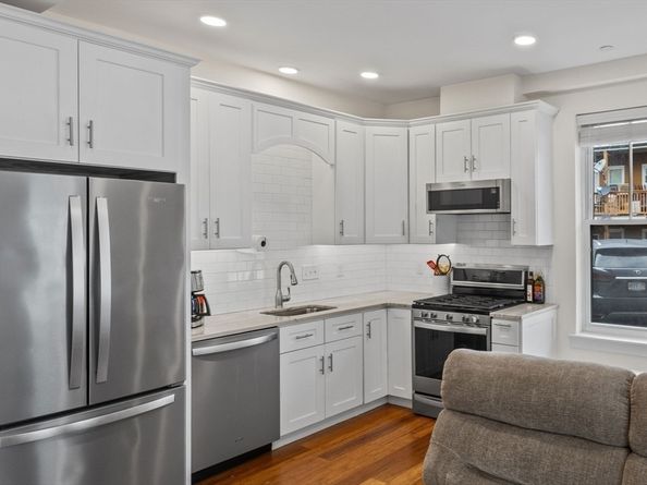 44 W Eagle St 1, Boston MA 02128