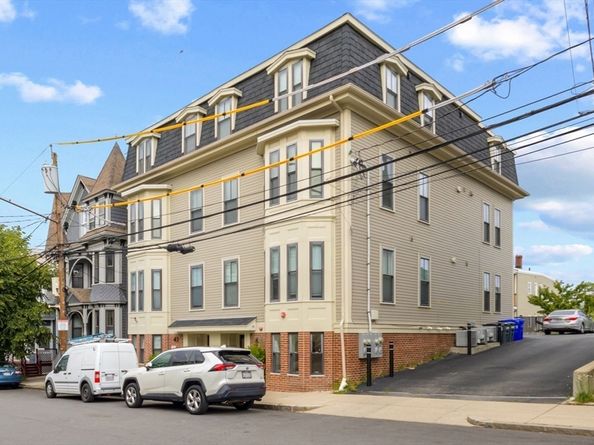 44 W Eagle St 1, Boston MA 02128