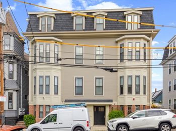 44 W Eagle St