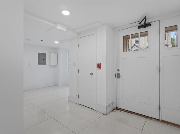 44 W Eagle St 1, Boston MA 02128