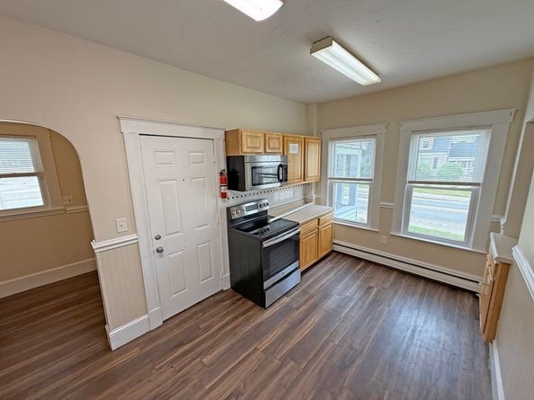 401 N Warren Ave, Brockton MA 02301