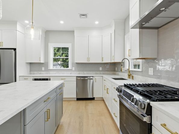 11 Washington St 5, Ipswich MA 01938