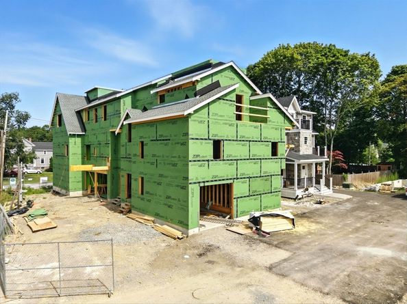 11 Washington St 5, Ipswich MA 01938