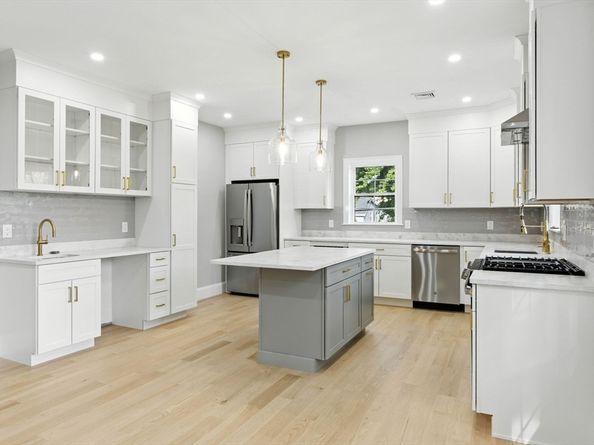 11 Washington St 5, Ipswich MA 01938
