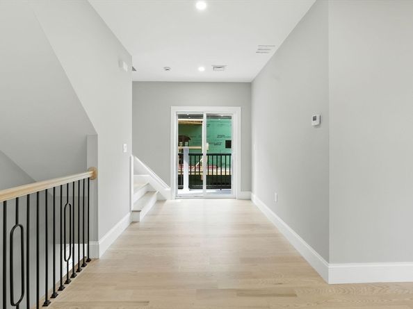 11 Washington St 5, Ipswich MA 01938