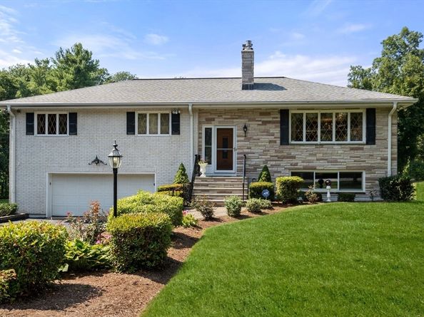 15 Hobbs Brook Rd, Weston MA 02493