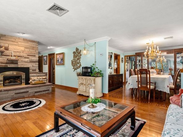 15 Hobbs Brook Rd, Weston MA 02493