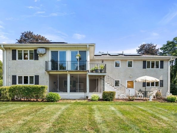 15 Hobbs Brook Rd, Weston MA 02493