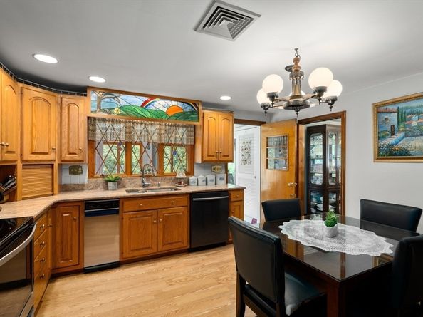 15 Hobbs Brook Rd, Weston MA 02493