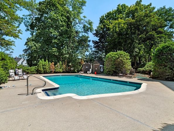 64 Willard St 302, Quincy MA 02169