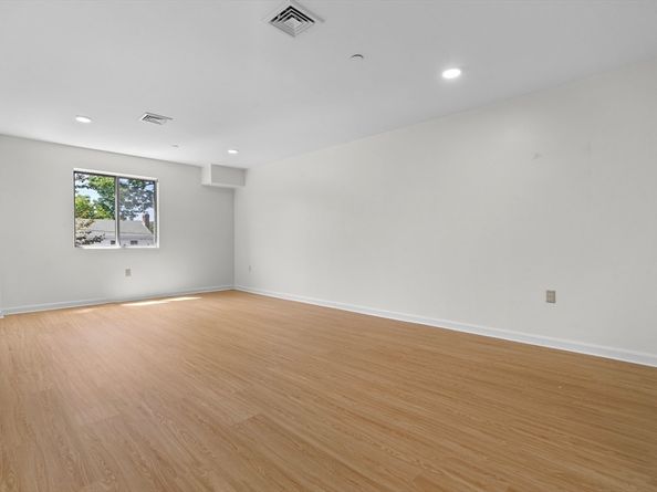 64 Willard St 302, Quincy MA 02169