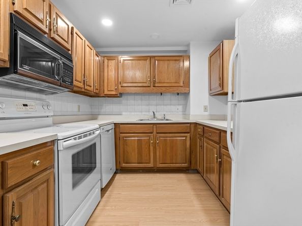 64 Willard St 302, Quincy MA 02169