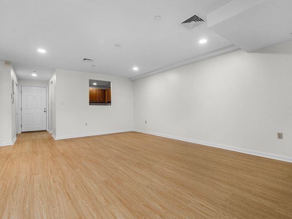 64 Willard St 302, Quincy MA 02169