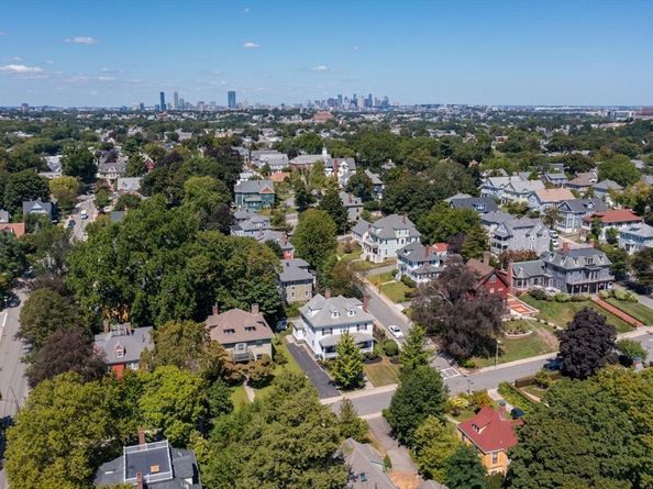 16 Beaumont St, Boston MA 02124