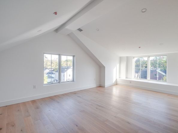 15-17 Jewett Pl 1, Newton MA 02458