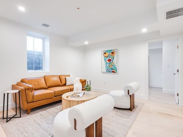 15-17 Jewett Pl 1, Newton MA 02458