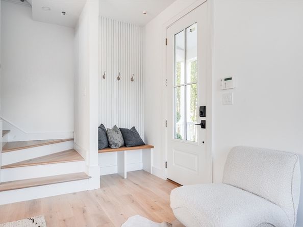 15-17 Jewett Pl 1, Newton MA 02458