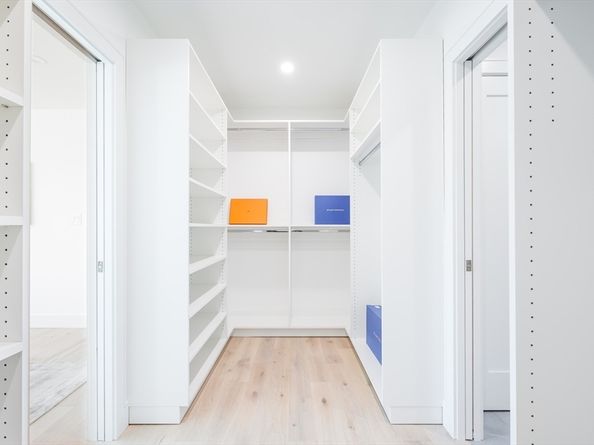 15-17 Jewett Pl 1, Newton MA 02458