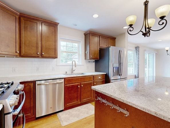 11 Chase St, Saugus MA 01906