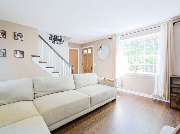 582 Pleasant St, Marlborough MA 01752
