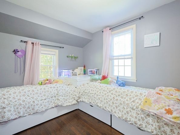 582 Pleasant St, Marlborough MA 01752