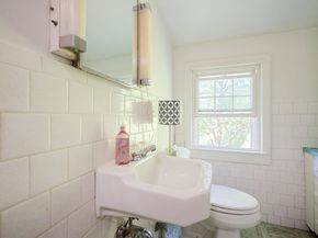 582 Pleasant St, Marlborough MA 01752