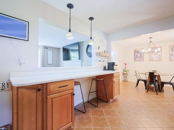 582 Pleasant St, Marlborough MA 01752