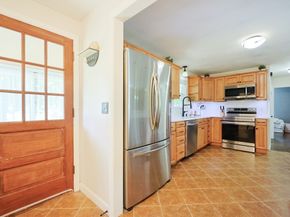 582 Pleasant St, Marlborough MA 01752