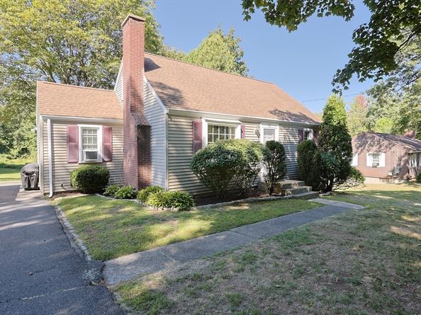 582 Pleasant St, Marlborough MA 01752